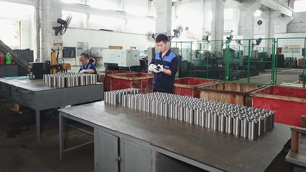Core barrels,head assemblies,overshots and drilling accessories production line3.jpg