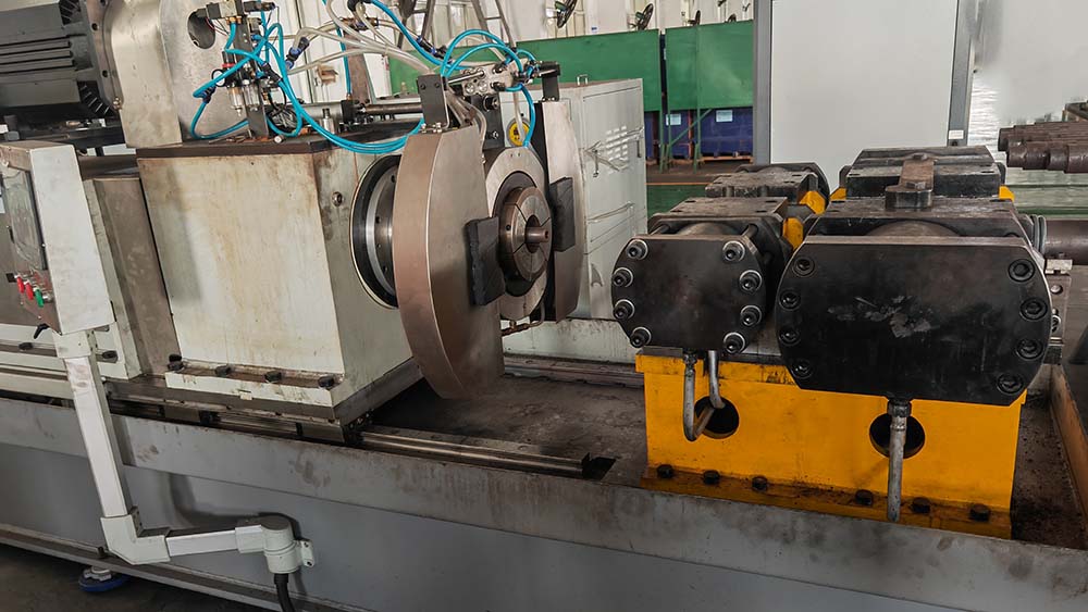 Friction welding production line2.jpg